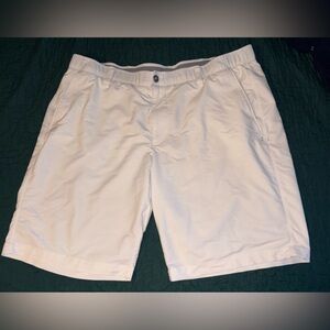 Under Armour men’s White Athletic Bermuda Shorts